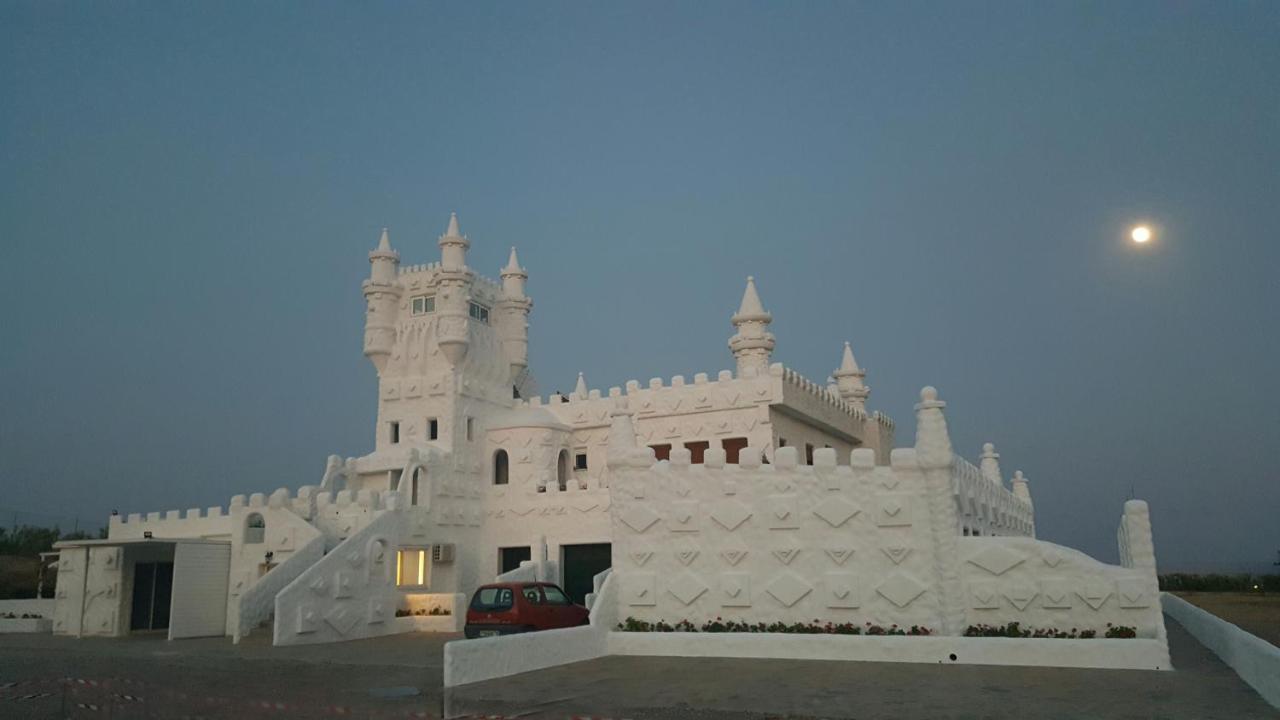 Snow White Castle Apartment Киотари Екстериор снимка